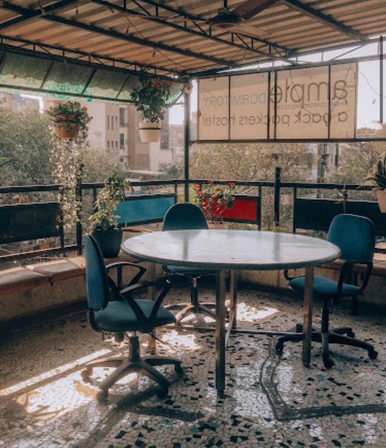 Maple Social Hubz-Hostel Mumbai Exterior photo