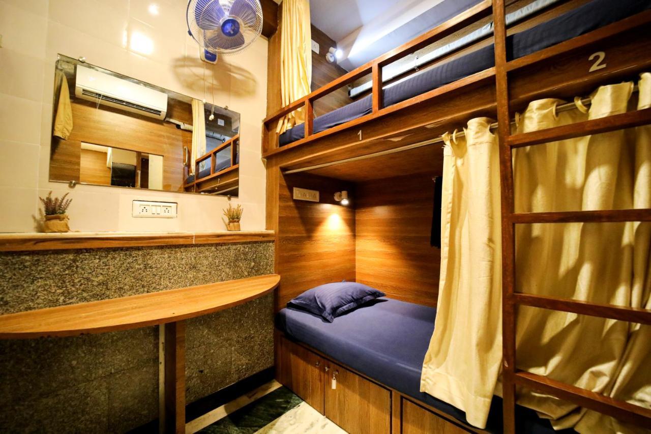 Maple Social Hubz-Hostel Mumbai Exterior photo