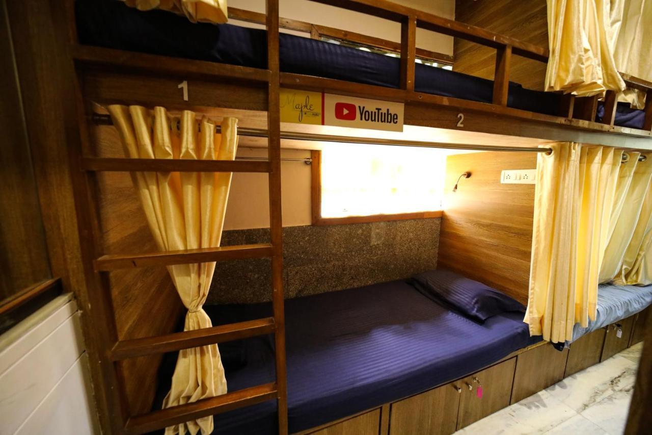 Maple Social Hubz-Hostel Mumbai Exterior photo